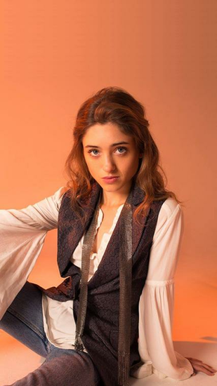 Natalia Dyer Lockscreen Hashtag Image On