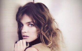 Natalia Vodianova Lovely Picture Foxy Wallpaper