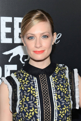 Beth Behrs Amc S Premiere Wallpaper