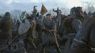Chris Pine Plays A Scottish Outlaw King In An Epic Without Sense