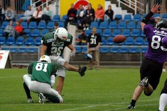 American Football Kick HD Wallpaper