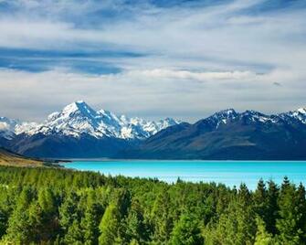 Mount Cook And Pukaki Lake New Zealand Desktop Wallpaper