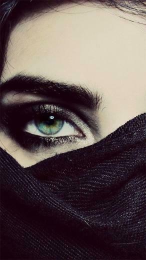 Hide Green Eyes The iPhone Wallpaper