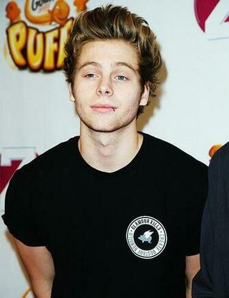 Luke Hemmings Image Wallpaper And