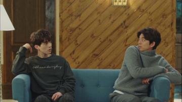 Goblin Kdrama Wallpaper Sitting Conversation Interaction Youth