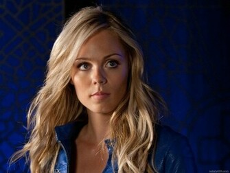 Laura Vandervoort Wallpaper