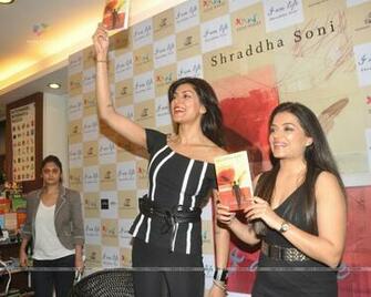 Wallpaper Sushmita Sen Unveils The Book I Am Life Size