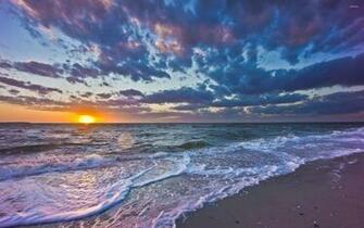 Amazing Golden Sunset At The Beach Wallpaper