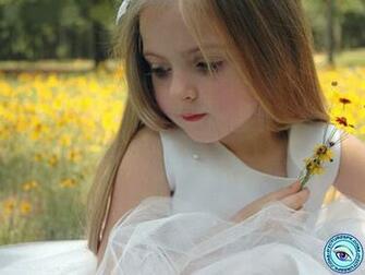 Nice Baby Girl Picture Wallpaper In Resolution