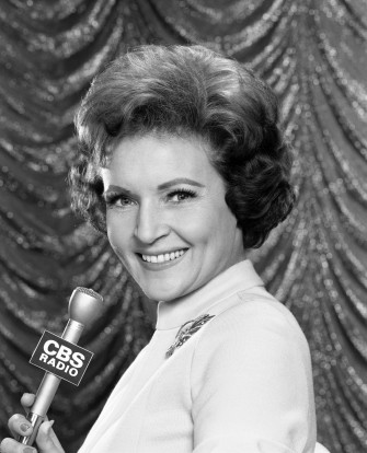 Betty White X Picture Wallpaper