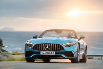 Four Spot Pot New Mercedes Amg Sl43 Puts A Cylinder In
