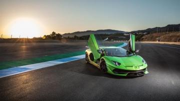 The Myth Of Lamborghini S Scissor Doors