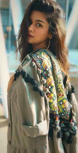 Avneet Kaur HD Wallpaper For Android Apk
