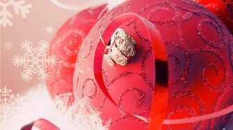 Traditional Red Christmas Wallpaper