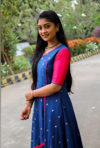 Ammu Abhirami HD Photos Image Wallpaper South Celebrities