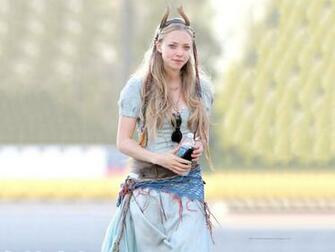 Wallpaper Hollywood Actress HD Amanda Seyfried