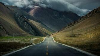 Road In Tibet Wallpaper