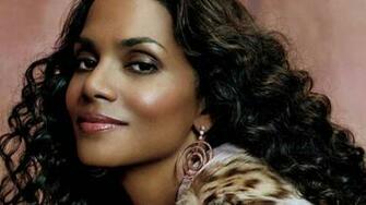 Halle Maria Berry HD Wallpaper Hot Image Hollywood Hits