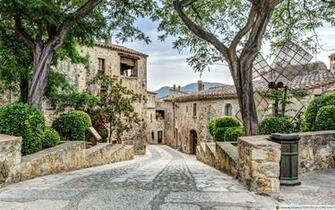 Pals A Lovely Medieval Village Catalonia 4k HD Desktop