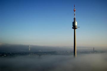 File Donauturm Nebel Jpg