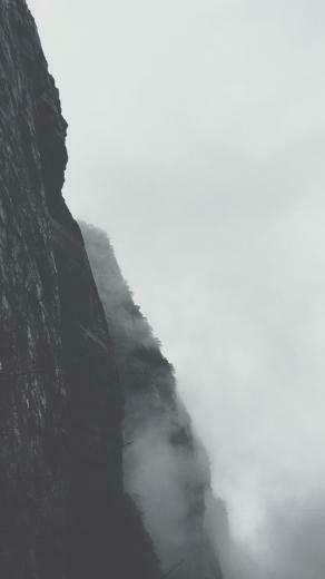 Wallpaper To Perfectly Match Your New Black iPhone Preppy