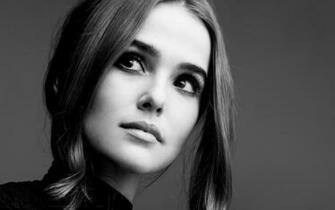 Beautiful HD Zoey Deutch Wallpaper HDwallsource