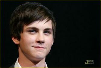 Logan Lerman As Percy Jackson Wallpaper