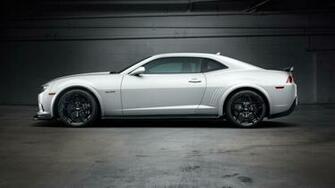 Camaro Z28 HD Track Car Exterior Pictures