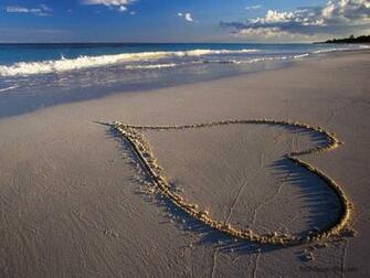 Valentine Love In Beach Wallpaper HD With