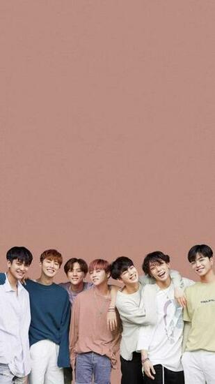 Ikon Private Stage Kolorful Wallpaper