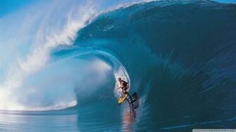 Surfing In Teahupoo Tahiti Wallpaper