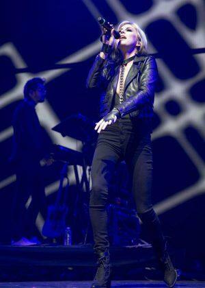 Sarah Barthel Kroq Almost Acoustic Christmas In Inglewood