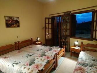 Guesthouse Piso Alonia Arachova Greece Booking
