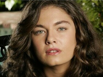 Hollywood Wallpaper Alexa Davalos