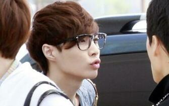 Lay Wallpaper