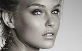 Bar Refaeli Wallpaper Pictures Image