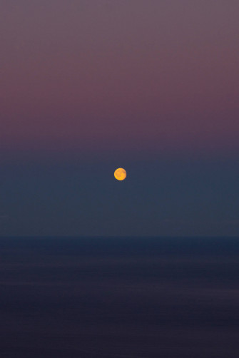 Aesthetic Moon Wallpaper