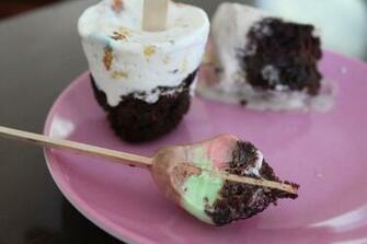 Ice Pops Wallpaper Cream