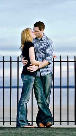 Kissing Couple Wallpaper For Your Nokia C6 Mobile