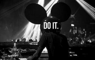 Make A New Wallpaper Every Day To Inspire Me Music I M