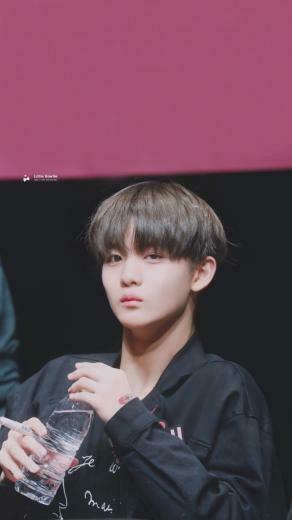 Wanna One Bae Jinyoung Lockscreen Wallpaper I Dont Own The