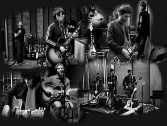 Oasis Bend Wallpaper