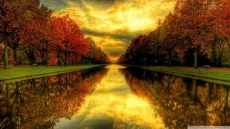 Fall Reflections Wallpaper