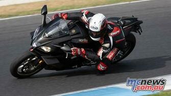 Aprilia Rsv4 Factory Re Motorcycle Tests Mcnews Au