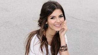 Victoria Justice Wallpaper