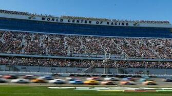 What Time Does Daytona Start Green Flag Tv Streaming Info