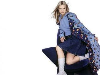 Amy Smart Wallpaper