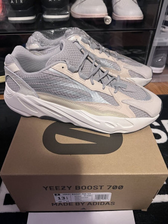 Brand New Adidas Yeezy Boost V2 Cream Size