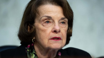 Dianne Feinstein With Red Lip Wallpaper