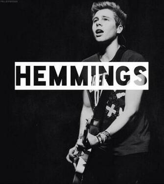 Luke Hemmings Photo